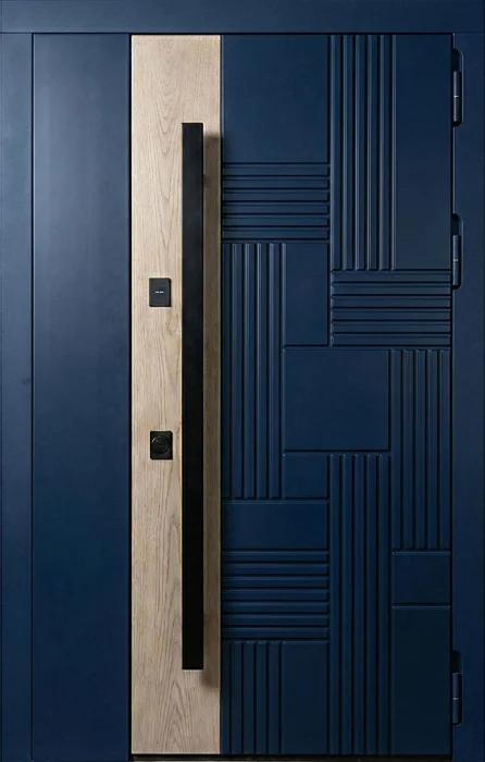 Стальная дверь тёмно-синяя с рельефной панелью и вставкой светлого дуба №62