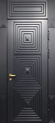 Входная дверь высокая с фрамугой в квартиру №74