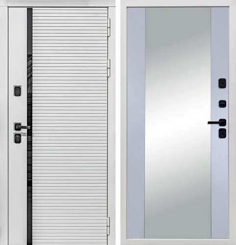 Входная белая металлическая дверь в квартиру №37