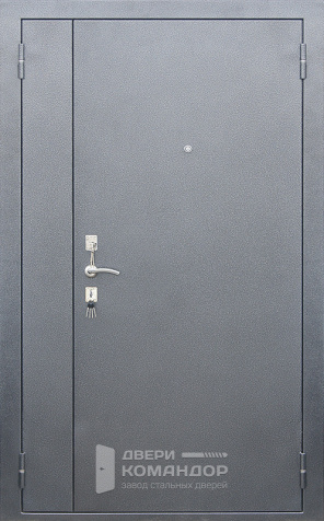 Парадная дверь в подъезд №26 - наружная сторона